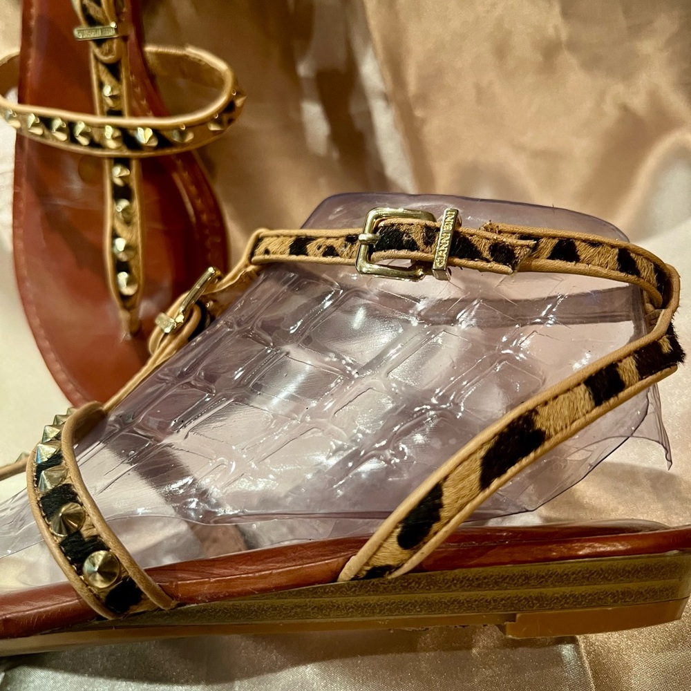 Shoes - Picture 4 of 12